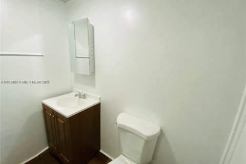 Immobilier commercial à vendre à Hollywood, Floride: 149.94 m2 № 2062468 - photo 25