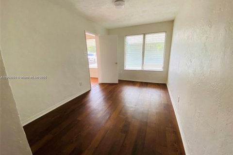Immobilier commercial à vendre à Hollywood, Floride: 149.94 m2 № 2062468 - photo 29