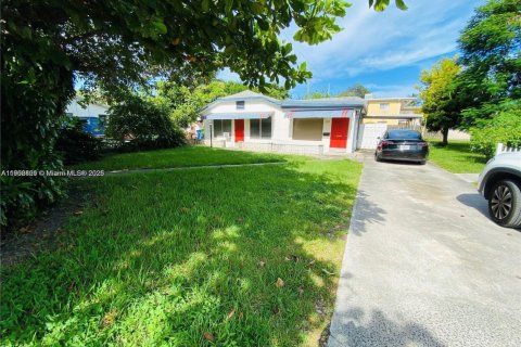 Immobilier commercial à vendre à Hollywood, Floride: 149.94 m2 № 2062468 - photo 19