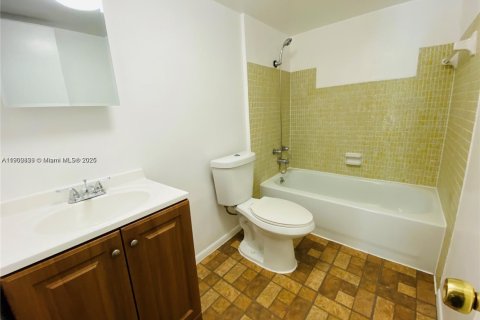 Immobilier commercial à vendre à Hollywood, Floride: 149.94 m2 № 2062468 - photo 22