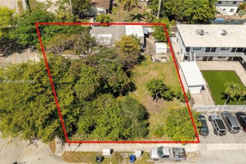 Immobilier commercial à vendre à Hollywood, Floride: 149.94 m2 № 2062468 - photo 18