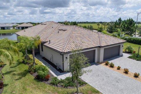 House in Bradenton, Florida 2 bedrooms, 145.3 sq.m. № 1885740 - photo 18