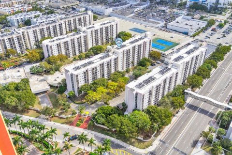 Купить кондоминиум в Санни-Айлс-Бич, Флорида 1 спальня, 71.26м2, № 1996437 - фото 19