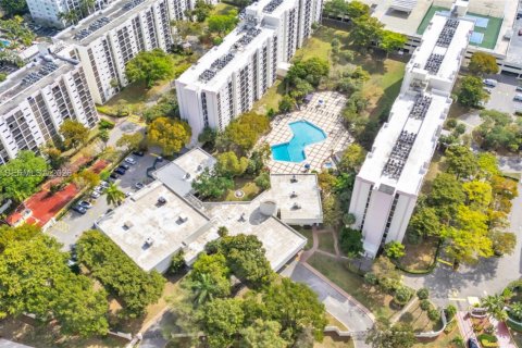 Купить кондоминиум в Санни-Айлс-Бич, Флорида 1 спальня, 71.26м2, № 1996437 - фото 17