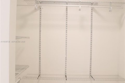 Copropriété à vendre à Sunny Isles Beach, Floride: 1 chambre, 71.26 m2 № 1996437 - photo 10