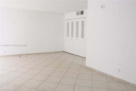 Copropriété à vendre à Sunny Isles Beach, Floride: 1 chambre, 71.26 m2 № 1996437 - photo 5