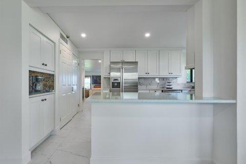 Copropriété à vendre à North Palm Beach, Floride: 2 chambres, 186.83 m2 № 2177527 - photo 15
