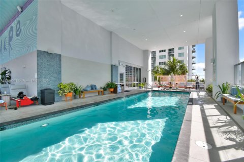 Hôtel, hôtellerie à vendre à Miami, Floride: 1 chambre, 51 m2 № 1857338 - photo 17
