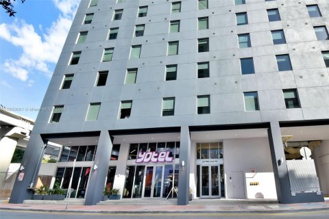 Hôtel, hôtellerie à vendre à Miami, Floride: 1 chambre, 51 m2 № 1857338 - photo 24