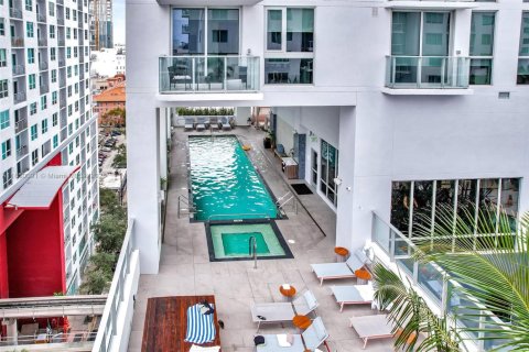 Hôtel, hôtellerie à vendre à Miami, Floride: 1 chambre, 51 m2 № 1857338 - photo 11