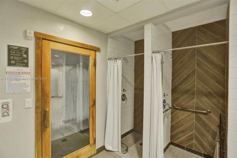 Снять в аренду кондоминиум в Майами, Флорида 2 спальни, 97.36м2, № 1868276 - фото 21