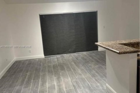 Casa en venta en Sunrise, Florida, 2 dormitorios, 86.86 m2 № 2007527 - foto 10