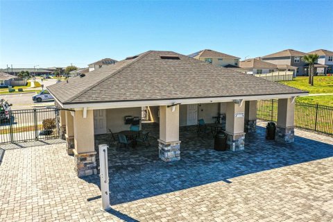 House in Davenport, Florida 5 bedrooms, 288.55 sq.m. № 2166458 - photo 22