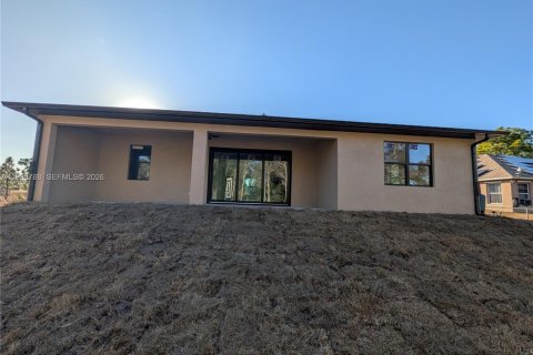 House in Lehigh Acres, Florida 4 bedrooms № 2049262 - photo 8