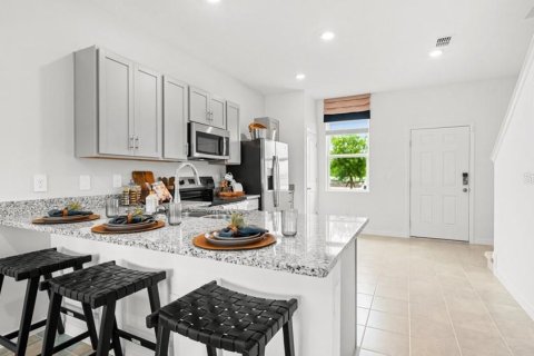 Adosado en venta en Mount Dora, Florida, 2 dormitorios, 100.98 m2 № 2094716 - foto 2