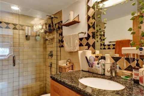 Condominio en venta en Hallandale Beach, Florida, 1 dormitorio, 85.93 m2 № 1845618 - foto 26