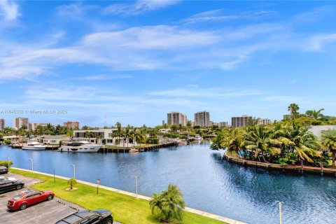 Condominio en venta en Hallandale Beach, Florida, 1 dormitorio, 85.93 m2 № 1845618 - foto 14