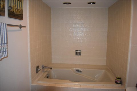 Condo in Clearwater, Florida, 3 bedrooms  № 2284850 - photo 15