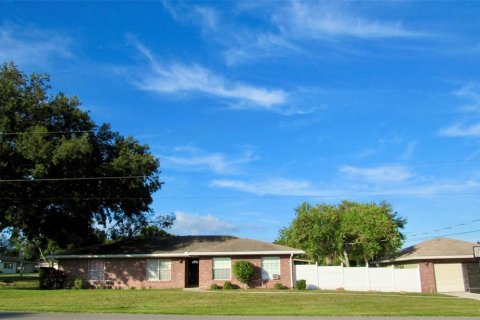 Casa en Winter Haven, Florida 3 dormitorios, 163.88 m2 № 2099309