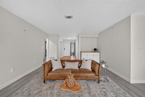 Townhouse in Ocala, Florida 2 bedrooms, 107.95 sq.m. № 2199401 - photo 9