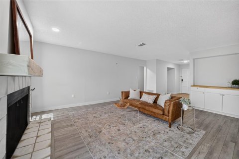 Townhouse in Ocala, Florida 2 bedrooms, 107.95 sq.m. № 2199401 - photo 10