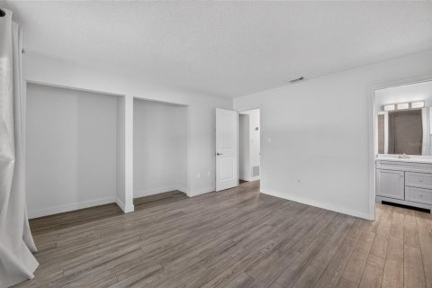 Townhouse in Ocala, Florida 2 bedrooms, 107.95 sq.m. № 2199401 - photo 27