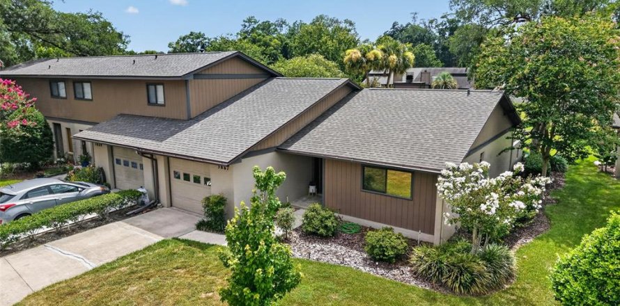 Townhouse in Ocala, Florida 2 bedrooms, 107.95 sq.m. № 2199401