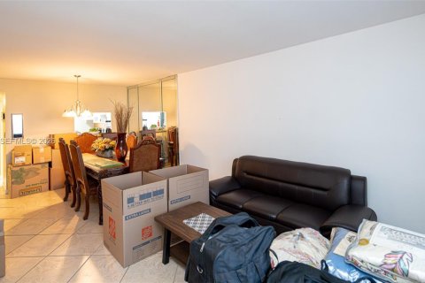 Copropriété à louer à Lauderhill, Floride: 2 chambres, 83.98 m2 № 2183596 - photo 6