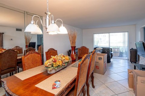 Copropriété à louer à Lauderhill, Floride: 2 chambres, 83.98 m2 № 2183596 - photo 9