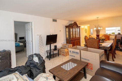 Copropriété à louer à Lauderhill, Floride: 2 chambres, 83.98 m2 № 2183596 - photo 7
