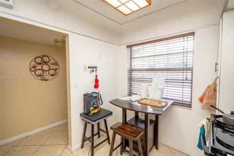 Copropriété à louer à Lauderhill, Floride: 2 chambres, 83.98 m2 № 2183596 - photo 3