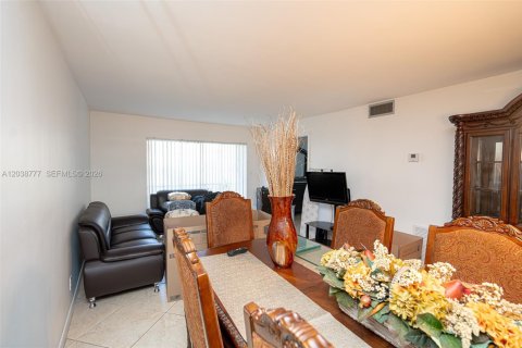 Copropriété à louer à Lauderhill, Floride: 2 chambres, 83.98 m2 № 2183596 - photo 8