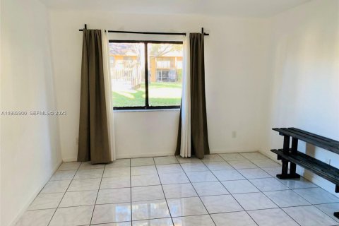 Apartamento en alquiler en Hollywood, Florida, 2 dormitorios, 82.13 m2 № 1993147 - foto 11