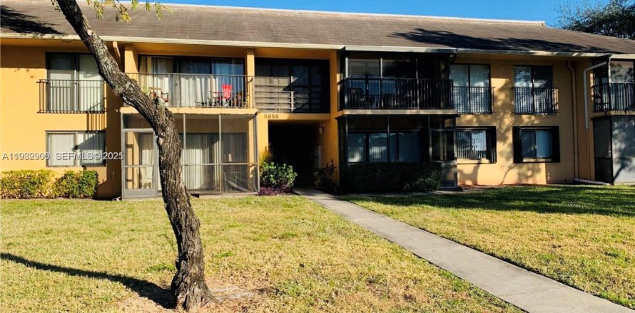 Apartamento en Hollywood, Florida 2 dormitorios, 82.13 m2 № 1993147