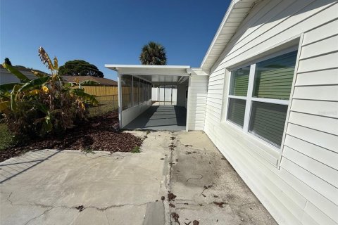 Casa en venta en Port Richey, Florida, 3 dormitorios, 163.23 m2 № 2102221 - foto 20