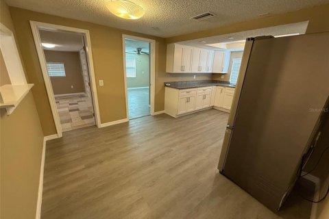 Casa en venta en Port Richey, Florida, 3 dormitorios, 163.23 m2 № 2102221 - foto 8