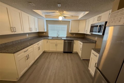 Casa en venta en Port Richey, Florida, 3 dormitorios, 163.23 m2 № 2102221 - foto 7