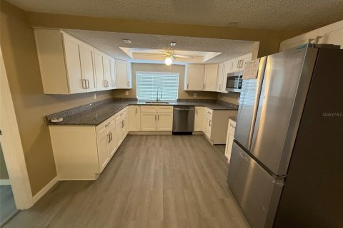 Casa en venta en Port Richey, Florida, 3 dormitorios, 163.23 m2 № 2102221 - foto 6