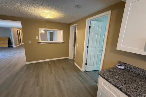 Casa en venta en Port Richey, Florida, 3 dormitorios, 163.23 m2 № 2102221 - foto 9