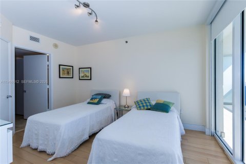 Condo in Hallandale Beach, Florida, 2 bedrooms  № 2052855 - photo 16