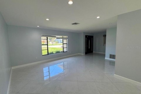 Villa ou maison à louer à Palm Harbor, Floride: 3 chambres, 190.82 m2 № 2405208 - photo 10