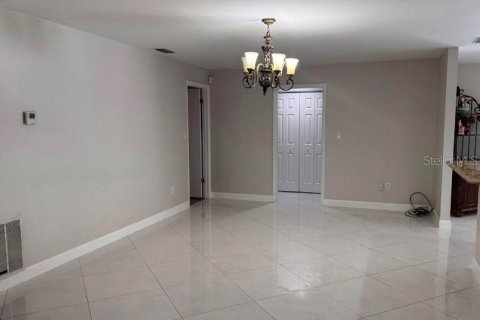 Villa ou maison à louer à Palm Harbor, Floride: 3 chambres, 190.82 m2 № 2405208 - photo 13