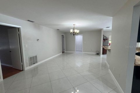 Villa ou maison à louer à Palm Harbor, Floride: 3 chambres, 190.82 m2 № 2405208 - photo 14