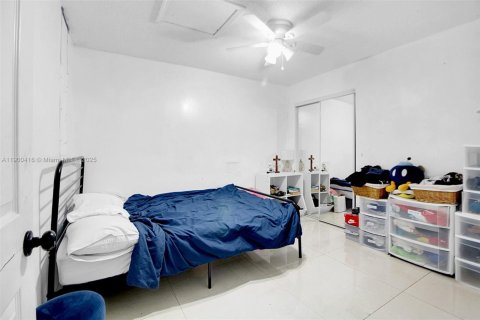 House in Miami, Florida 4 bedrooms, 146.69 sq.m. № 1953344 - photo 22