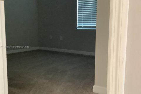 House in LaBelle, Florida 3 bedrooms № 1994664 - photo 7