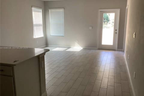 House in LaBelle, Florida 3 bedrooms № 1994664 - photo 5