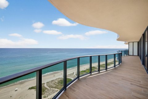 Condo à Pompano Beach, Floride, 3 chambres  № 2146168