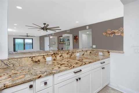 Condo in South Pasadena, Florida, 2 bedrooms  № 1851036 - photo 12
