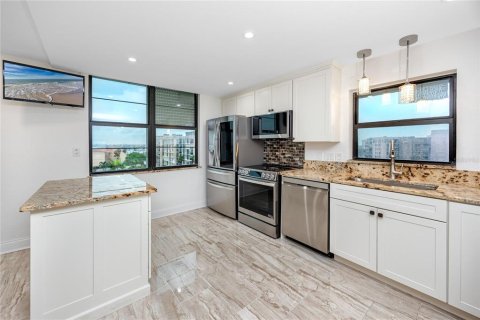Condo in South Pasadena, Florida, 2 bedrooms  № 1851036 - photo 10