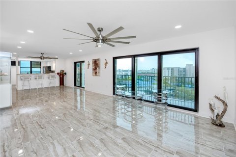 Condo in South Pasadena, Florida, 2 bedrooms  № 1851036 - photo 17